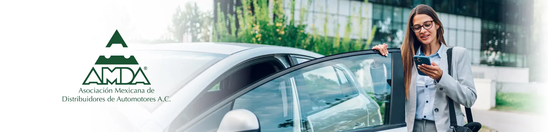 ¡Disfruta beneficios especiales y tarifas exclusivas que Hertz México & AMDA tienen para ti!