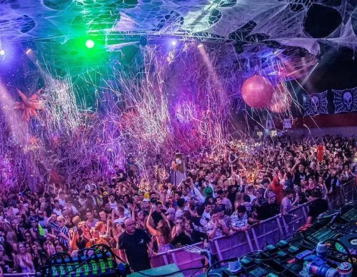 Renta un auto en Cancún y celebra Halloween en los mejores antros