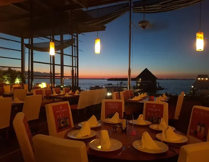 Rent a car in Cancun and discover the best restaurants in Cancun.